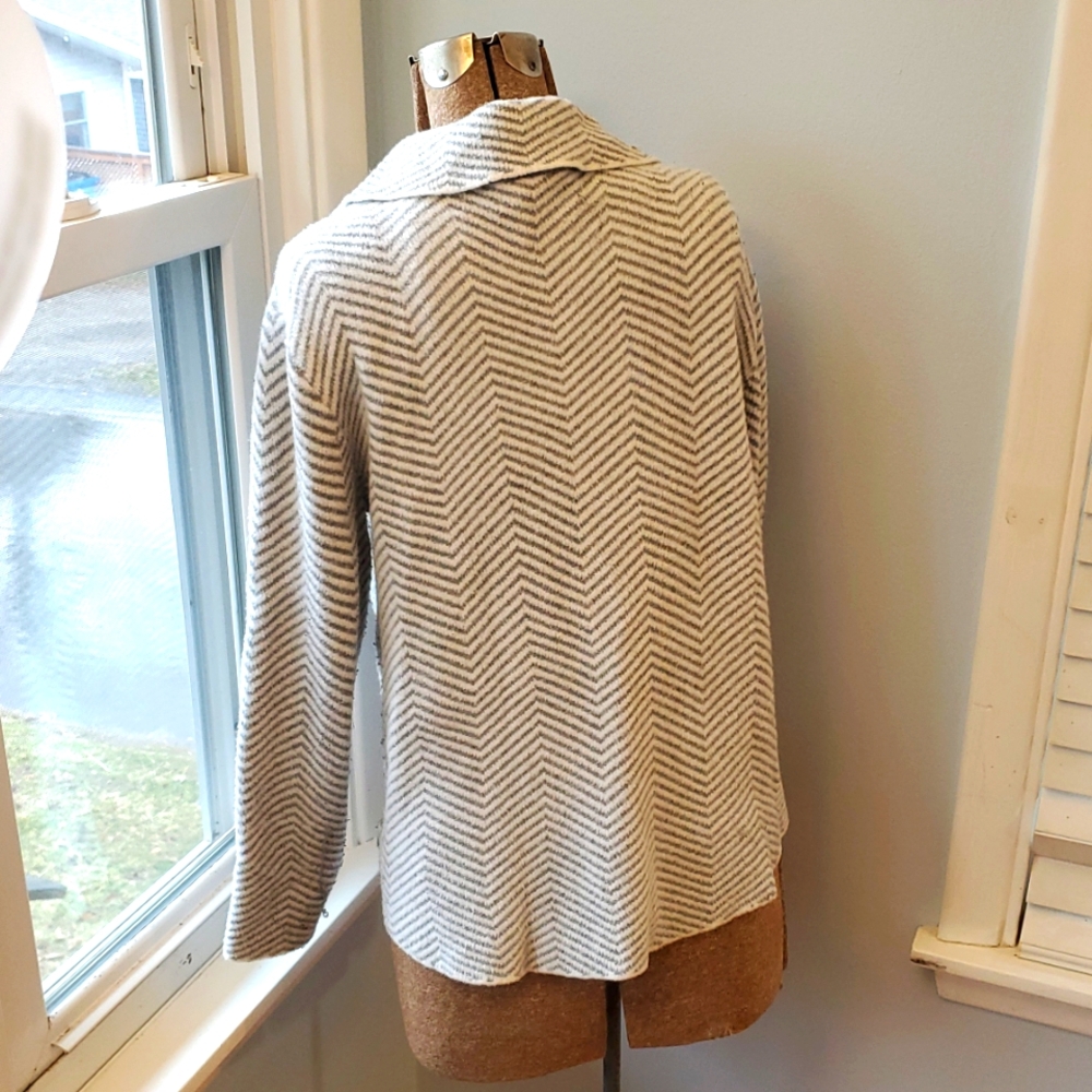3/$25 Chevron Patterned Soft Button Down Sweater Jacket/ Cardigan - Picture 4 of 6